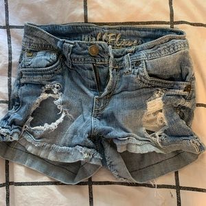 Cute denim ripped shorts!